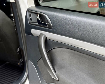 Белый Шкода Октавия, объемом двигателя 2 л и пробегом 223 тыс. км за 10700 $, фото 51 на Automoto.ua