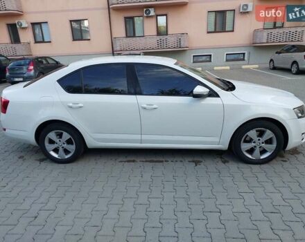 Белый Шкода Октавия, объемом двигателя 1.6 л и пробегом 350 тыс. км за 9200 $, фото 1 на Automoto.ua