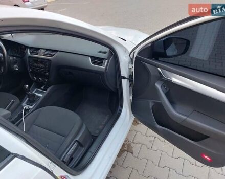 Белый Шкода Октавия, объемом двигателя 1.6 л и пробегом 350 тыс. км за 9200 $, фото 17 на Automoto.ua