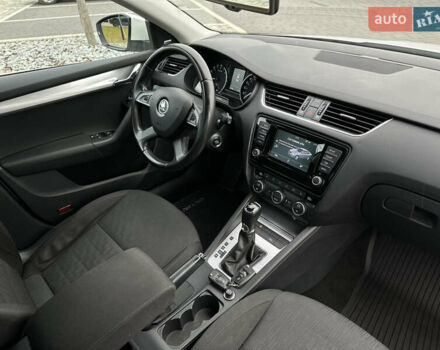 Белый Шкода Октавия, объемом двигателя 1.6 л и пробегом 227 тыс. км за 11800 $, фото 28 на Automoto.ua