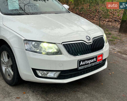 Білий Шкода Октавія, об'ємом двигуна 1.8 л та пробігом 217 тис. км за 9490 $, фото 8 на Automoto.ua