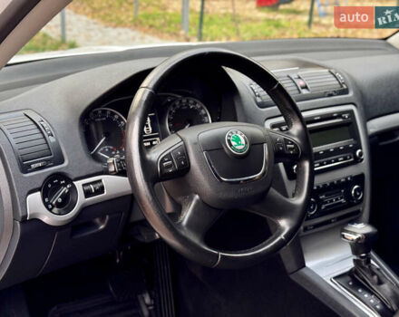 Белый Шкода Октавия, объемом двигателя 2 л и пробегом 223 тыс. км за 10700 $, фото 25 на Automoto.ua