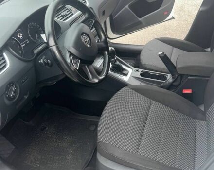 Белый Шкода Октавия, объемом двигателя 1.8 л и пробегом 217 тыс. км за 10000 $, фото 2 на Automoto.ua