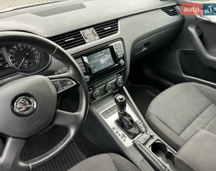 Белый Шкода Октавия, объемом двигателя 1.6 л и пробегом 227 тыс. км за 11800 $, фото 17 на Automoto.ua