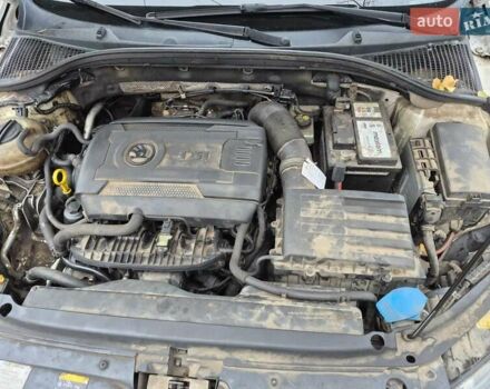 Білий Шкода Октавія, об'ємом двигуна 1.8 л та пробігом 250 тис. км за 9999 $, фото 11 на Automoto.ua