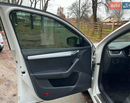 Білий Шкода Октавія, об'ємом двигуна 1.8 л та пробігом 217 тис. км за 9490 $, фото 11 на Automoto.ua