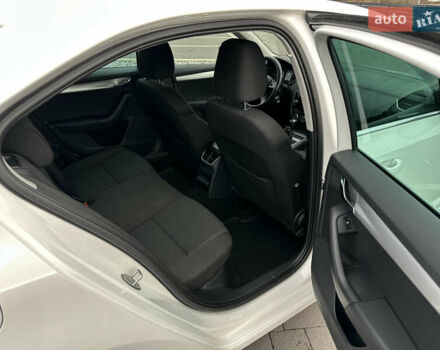 Белый Шкода Октавия, объемом двигателя 1.6 л и пробегом 227 тыс. км за 11800 $, фото 25 на Automoto.ua