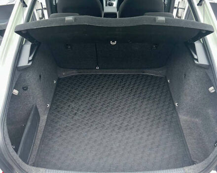 Белый Шкода Октавия, объемом двигателя 1.8 л и пробегом 217 тыс. км за 10000 $, фото 7 на Automoto.ua