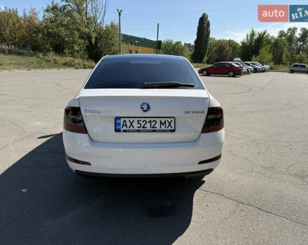 Белый Шкода Октавия, объемом двигателя 1.8 л и пробегом 194 тыс. км за 12000 $, фото 3 на Automoto.ua