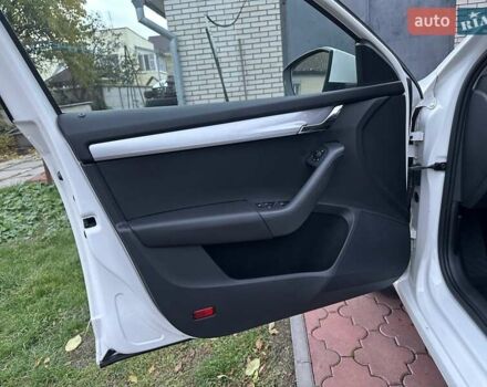 Белый Шкода Октавия, объемом двигателя 1.4 л и пробегом 72 тыс. км за 11999 $, фото 16 на Automoto.ua