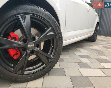Шкода Октавия 2013 в Полтаве на Automoto.ua Белый Шкода Октавия, объемом двигателя 1.6 л и пробегом 255 тыс. км за 11750 $, фото 61 на Automoto.ua