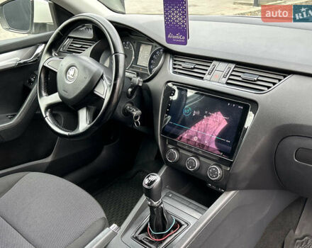 Білий Шкода Октавія, об'ємом двигуна 1.6 л та пробігом 275 тис. км за 8999 $, фото 9 на Automoto.ua