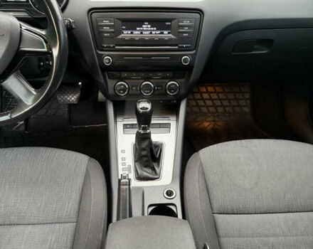 Шкода Октавия 2013 в Мукачеве на Automoto.ua Белый Шкода Октавия, объемом двигателя 1.6 л и пробегом 325 тыс. км за 10999 $, фото 17 на Automoto.ua