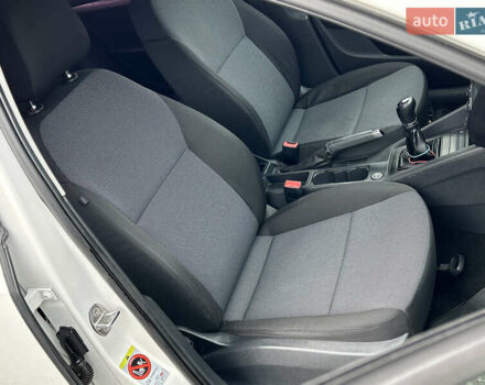 Білий Шкода Октавія, об'ємом двигуна 1.6 л та пробігом 275 тис. км за 8999 $, фото 7 на Automoto.ua