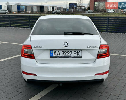Белый Шкода Октавия, объемом двигателя 1.6 л и пробегом 227 тыс. км за 11800 $, фото 10 на Automoto.ua