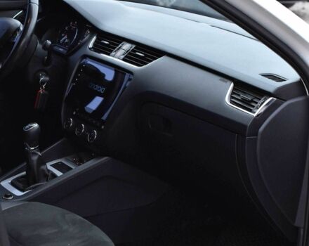 Белый Шкода Октавия, объемом двигателя 1.4 л и пробегом 255 тыс. км за 9950 $, фото 11 на Automoto.ua