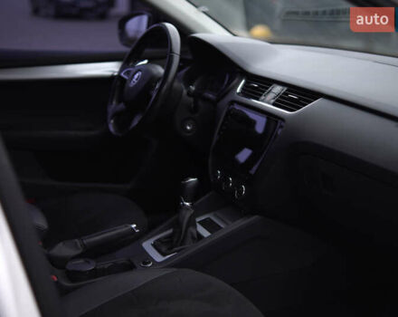 Белый Шкода Октавия, объемом двигателя 1.4 л и пробегом 254 тыс. км за 10500 $, фото 18 на Automoto.ua