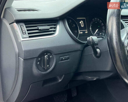 Білий Шкода Октавія, об'ємом двигуна 1.8 л та пробігом 217 тис. км за 9490 $, фото 13 на Automoto.ua