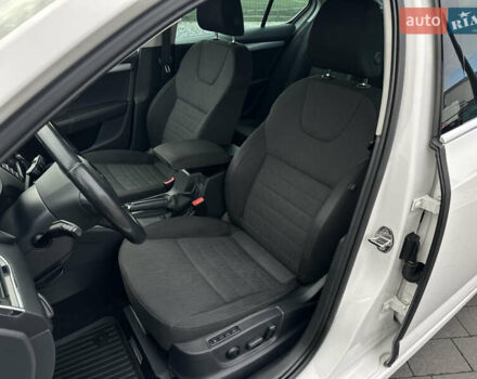 Белый Шкода Октавия, объемом двигателя 1.6 л и пробегом 227 тыс. км за 11800 $, фото 18 на Automoto.ua