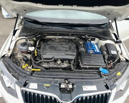 Белый Шкода Октавия, объемом двигателя 1.8 л и пробегом 217 тыс. км за 10000 $, фото 12 на Automoto.ua