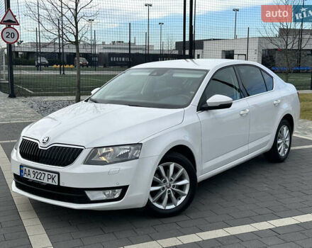 Белый Шкода Октавия, объемом двигателя 1.6 л и пробегом 227 тыс. км за 11800 $, фото 3 на Automoto.ua