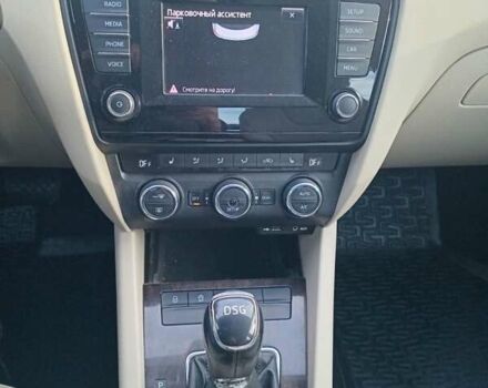 Белый Шкода Октавия, объемом двигателя 1.6 л и пробегом 218 тыс. км за 9700 $, фото 13 на Automoto.ua