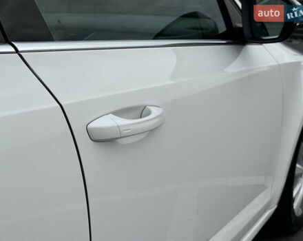 Белый Шкода Октавия, объемом двигателя 1.6 л и пробегом 227 тыс. км за 11800 $, фото 13 на Automoto.ua