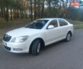 Белый Шкода Октавия, объемом двигателя 1.8 л и пробегом 150 тыс. км за 9000 $, фото 1 на Automoto.ua