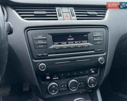 Білий Шкода Октавія, об'ємом двигуна 1.8 л та пробігом 217 тис. км за 9490 $, фото 15 на Automoto.ua