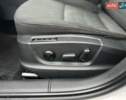 Белый Шкода Октавия, объемом двигателя 1.6 л и пробегом 227 тыс. км за 11800 $, фото 32 на Automoto.ua