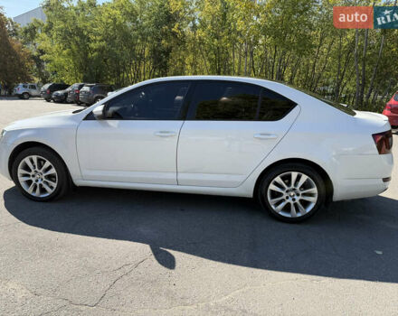 Белый Шкода Октавия, объемом двигателя 1.8 л и пробегом 194 тыс. км за 12000 $, фото 4 на Automoto.ua