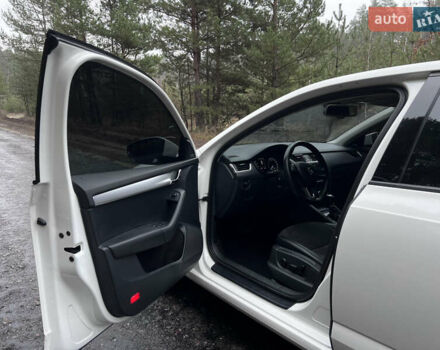 Білий Шкода Октавія, об'ємом двигуна 1.97 л та пробігом 348 тис. км за 14000 $, фото 24 на Automoto.ua