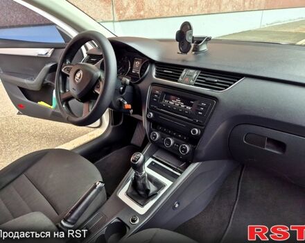 Білий Шкода Октавія, об'ємом двигуна 1.8 л та пробігом 204 тис. км за 9500 $, фото 1 на Automoto.ua