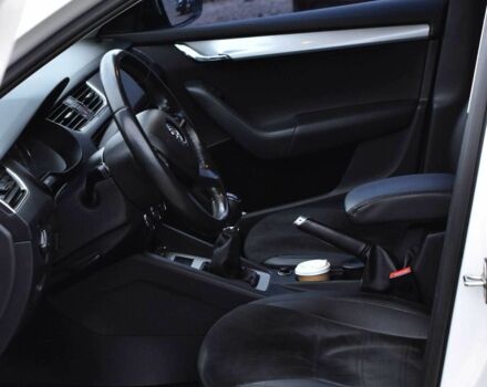 Белый Шкода Октавия, объемом двигателя 1.4 л и пробегом 255 тыс. км за 9950 $, фото 7 на Automoto.ua