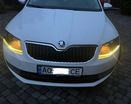 Білий Шкода Октавія, об'ємом двигуна 1.6 л та пробігом 171 тис. км за 11000 $, фото 13 на Automoto.ua