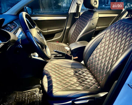 Білий Шкода Октавія, об'ємом двигуна 2 л та пробігом 305 тис. км за 12700 $, фото 7 на Automoto.ua