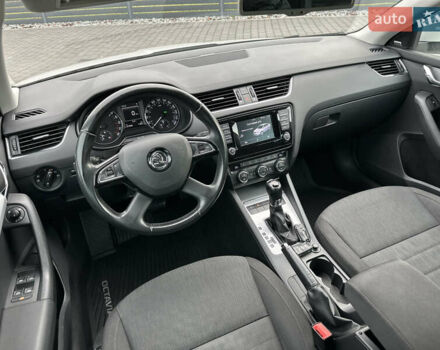 Белый Шкода Октавия, объемом двигателя 1.6 л и пробегом 227 тыс. км за 11800 $, фото 22 на Automoto.ua