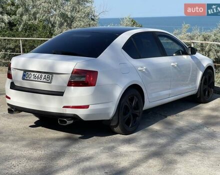 Белый Шкода Октавия, объемом двигателя 1.99 л и пробегом 136 тыс. км за 14000 $, фото 5 на Automoto.ua