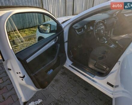 Білий Шкода Октавія, об'ємом двигуна 1.97 л та пробігом 218 тис. км за 10500 $, фото 5 на Automoto.ua