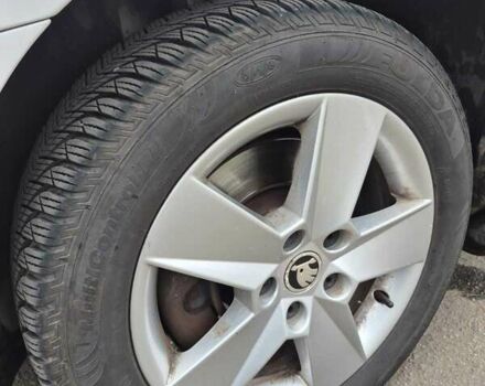 Білий Шкода Октавія, об'ємом двигуна 1.8 л та пробігом 250 тис. км за 9999 $, фото 12 на Automoto.ua