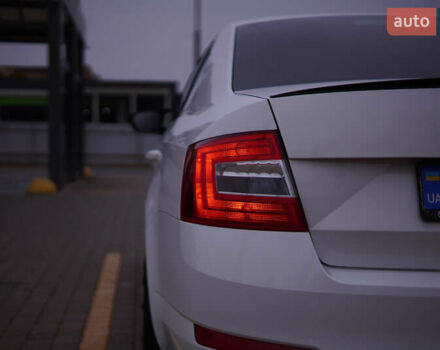 Белый Шкода Октавия, объемом двигателя 1.4 л и пробегом 254 тыс. км за 10500 $, фото 11 на Automoto.ua
