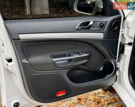 Белый Шкода Октавия, объемом двигателя 2 л и пробегом 223 тыс. км за 10600 $, фото 19 на Automoto.ua