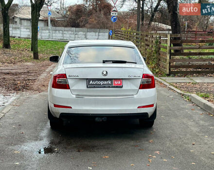 Білий Шкода Октавія, об'ємом двигуна 1.8 л та пробігом 217 тис. км за 9490 $, фото 4 на Automoto.ua