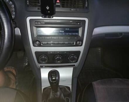 Белый Шкода Октавия, объемом двигателя 1.8 л и пробегом 150 тыс. км за 9000 $, фото 5 на Automoto.ua