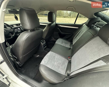 Білий Шкода Октавія, об'ємом двигуна 1.97 л та пробігом 280 тис. км за 9800 $, фото 9 на Automoto.ua