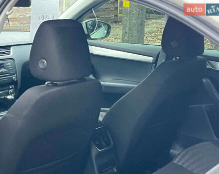 Білий Шкода Октавія, об'ємом двигуна 1.8 л та пробігом 217 тис. км за 9490 $, фото 9 на Automoto.ua