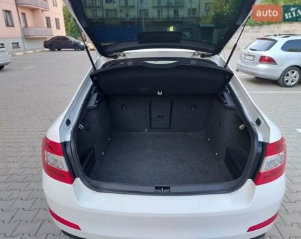 Белый Шкода Октавия, объемом двигателя 1.6 л и пробегом 350 тыс. км за 9200 $, фото 4 на Automoto.ua