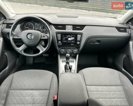 Белый Шкода Октавия, объемом двигателя 1.6 л и пробегом 227 тыс. км за 11800 $, фото 23 на Automoto.ua