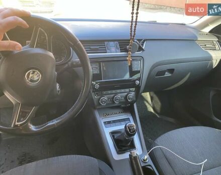 Білий Шкода Октавія, об'ємом двигуна 1.6 л та пробігом 221 тис. км за 11500 $, фото 2 на Automoto.ua