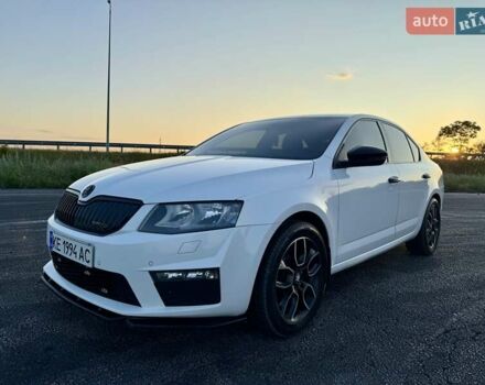Шкода Октавия 2014 в Днепре (Днепропетровске) на Automoto.ua Белый Шкода Октавия, объемом двигателя 1.8 л и пробегом 230 тыс. км за 12000 $, фото 2 на Automoto.ua